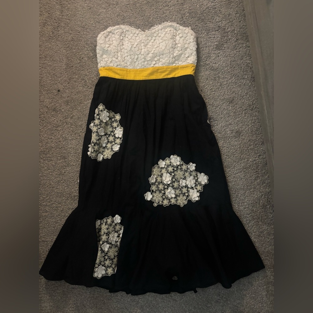 Woman’s Floreat Black Maxi Skirt with White Floral Accents size 6